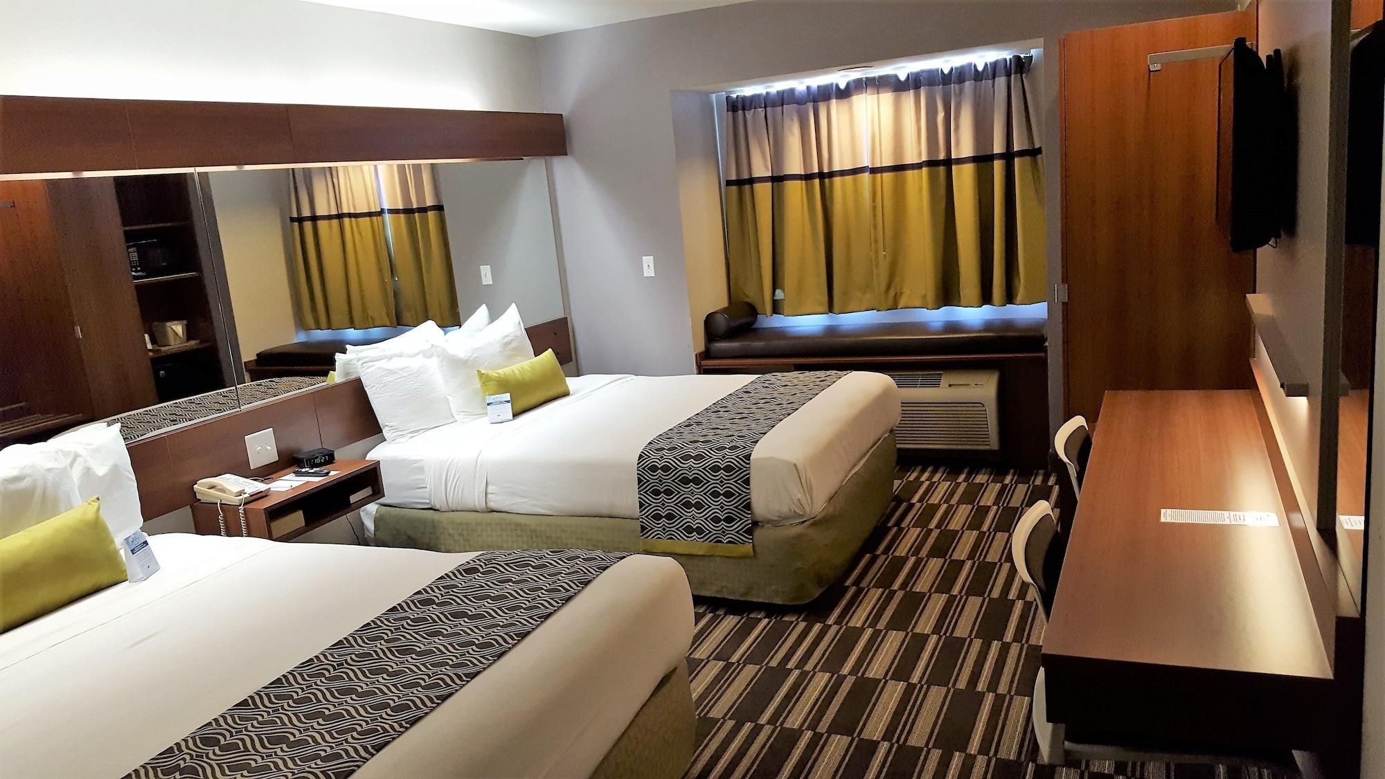 Microtel Inn & Suites By Wyndham Белвью Экстерьер фото
